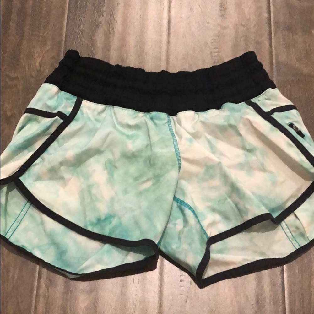 Lululemon Tracker shorts size 6